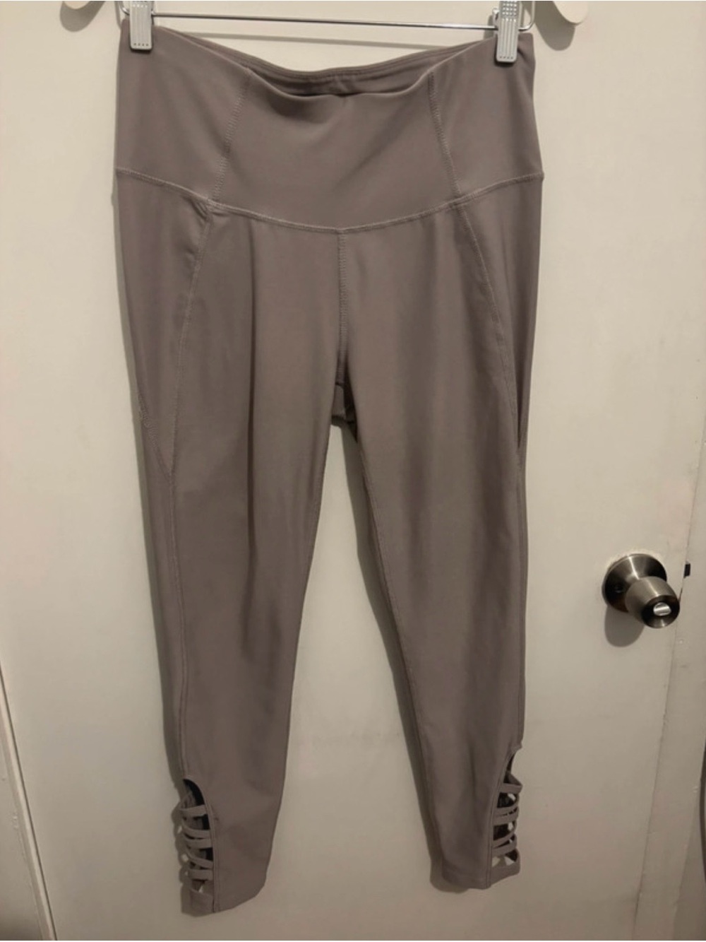 Apana Mauve High-Rise Leggings with Ladder Ankle Detail